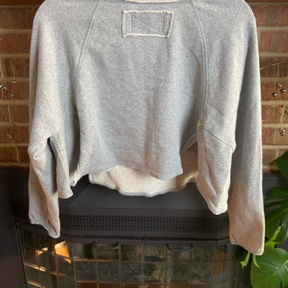 NWT We The Free Gray Raw Hem Cropped Sweatshirt, Sample Garment, Size XS - Picture 4 of 11